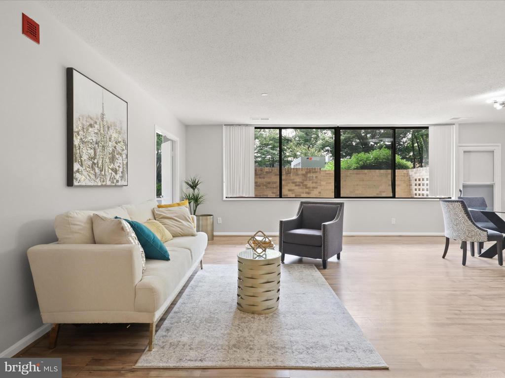 3713 S GEORGE MASON DRIVE T2W