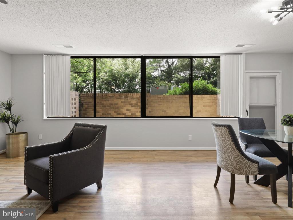 3713 S GEORGE MASON DRIVE T2W