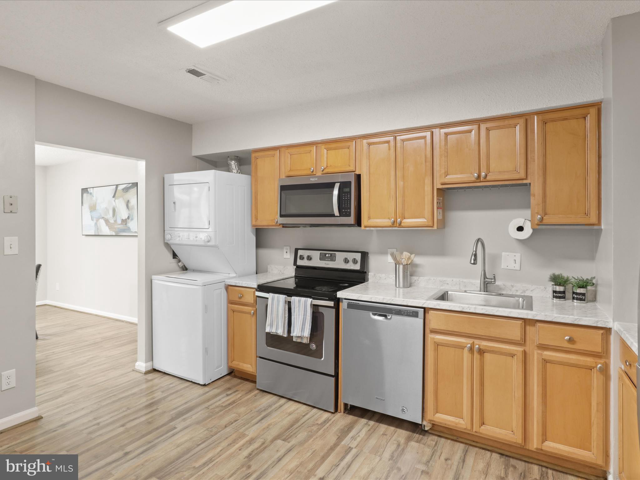 3713 S GEORGE MASON DRIVE T2W