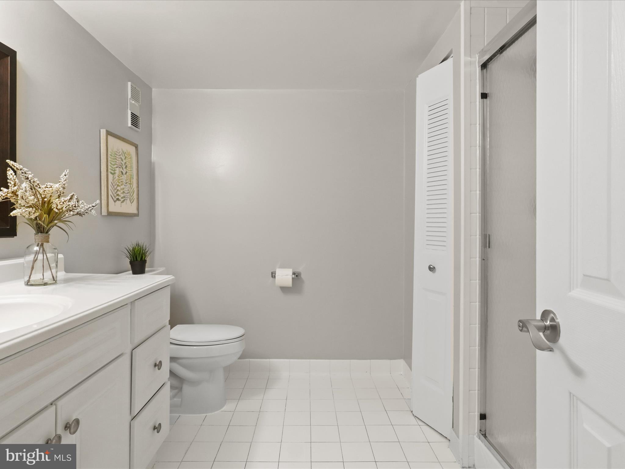 3713 S GEORGE MASON DRIVE T2W