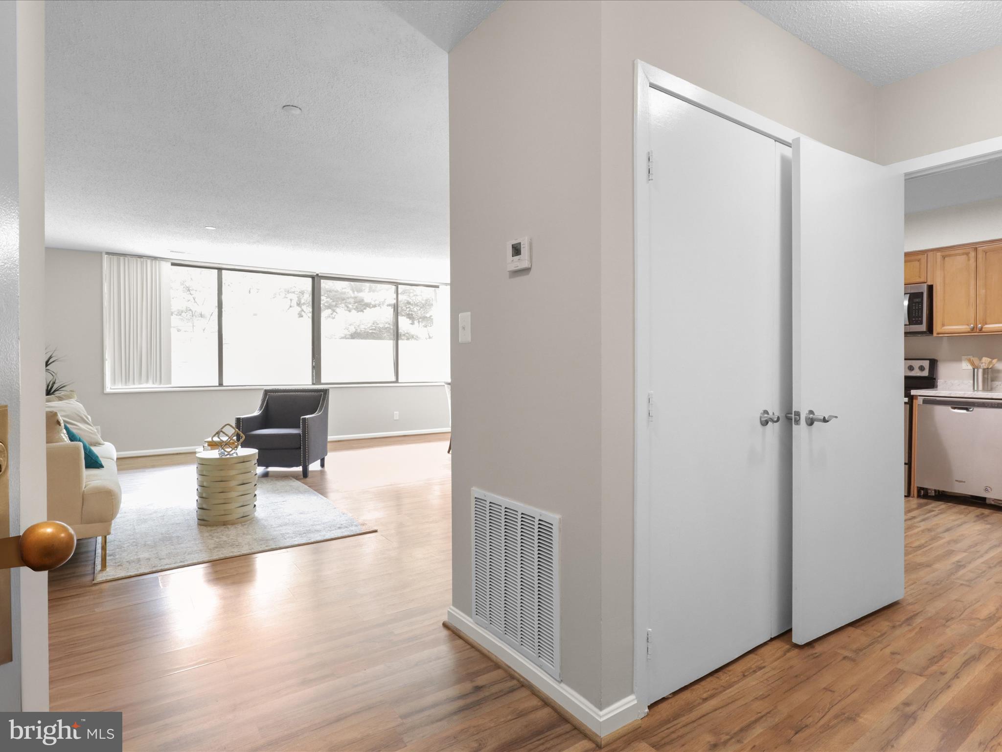 3713 S GEORGE MASON DRIVE T2W