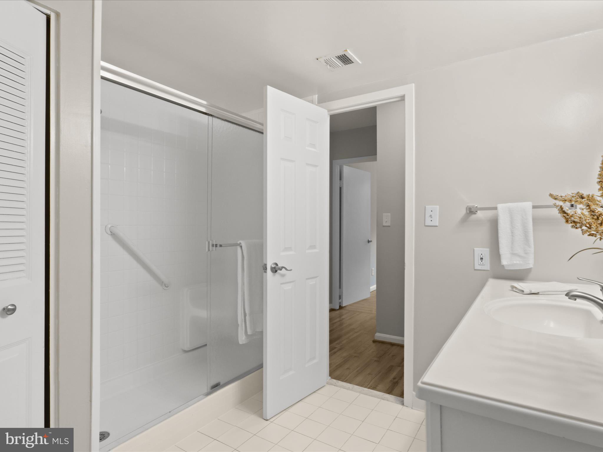 3713 S GEORGE MASON DRIVE T2W