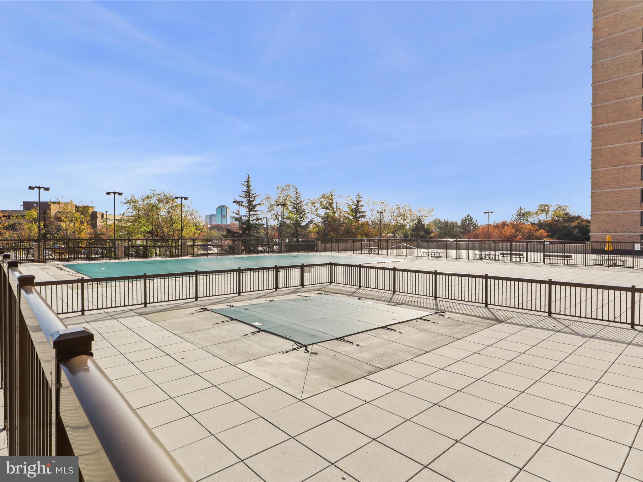 3713 S GEORGE MASON DRIVE T2W