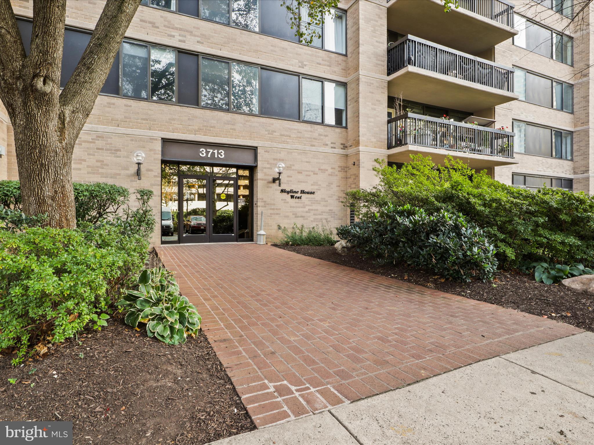 3713 S GEORGE MASON DRIVE T2W