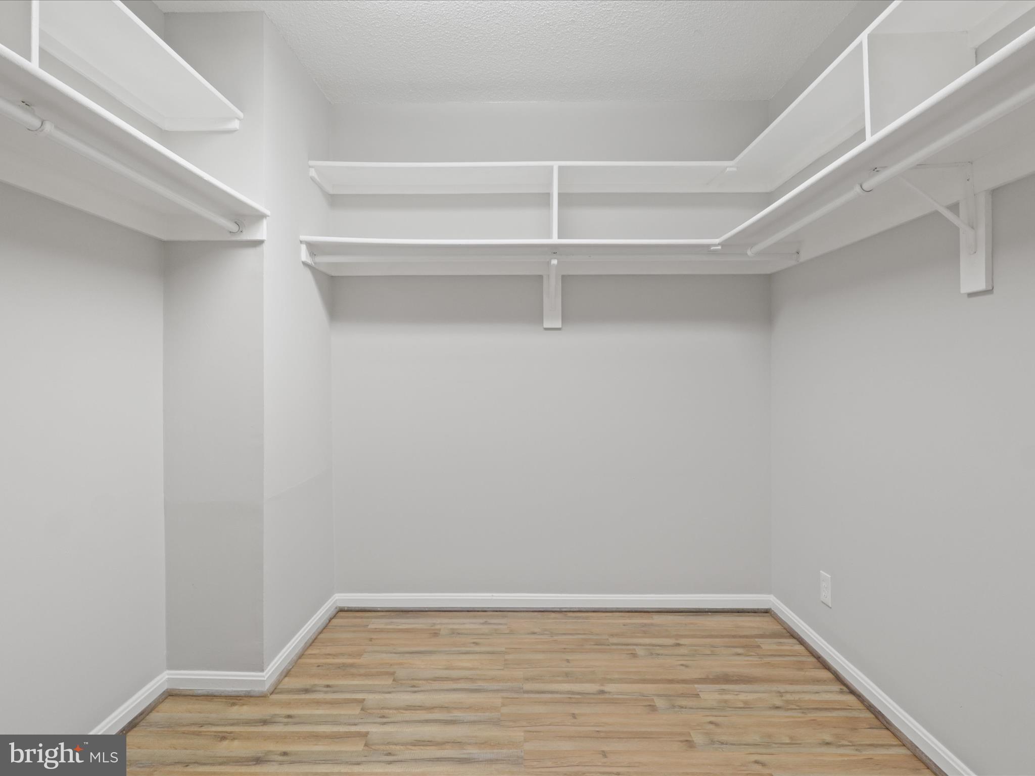 3713 S GEORGE MASON DRIVE T2W