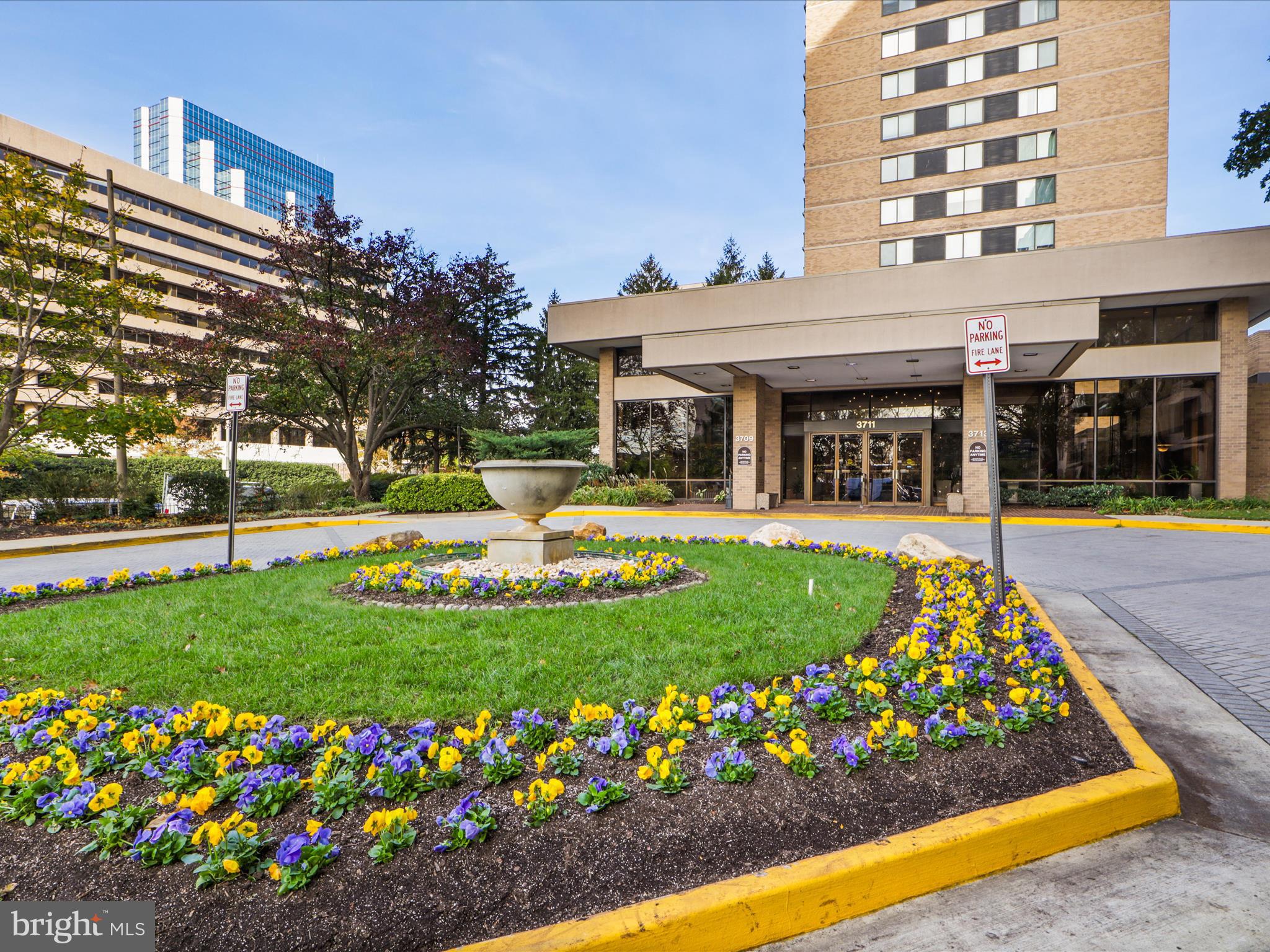 3713 S GEORGE MASON DRIVE T2W