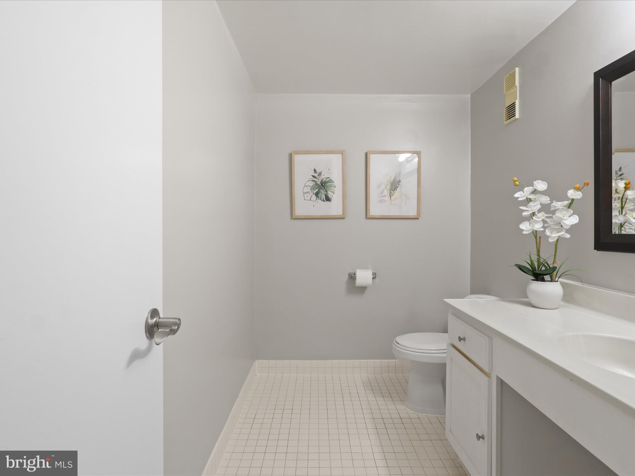 3713 S GEORGE MASON DRIVE T2W