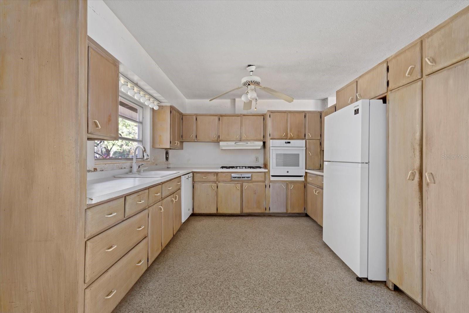 3466 TANGLEWOOD DR