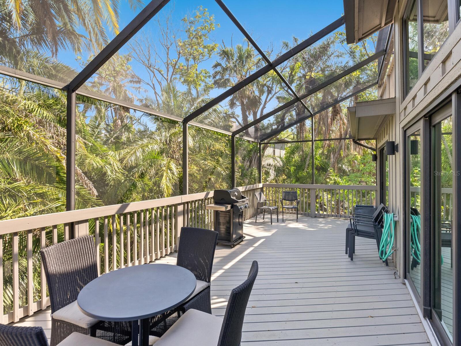 1493 LANDINGS LAKE DR #32