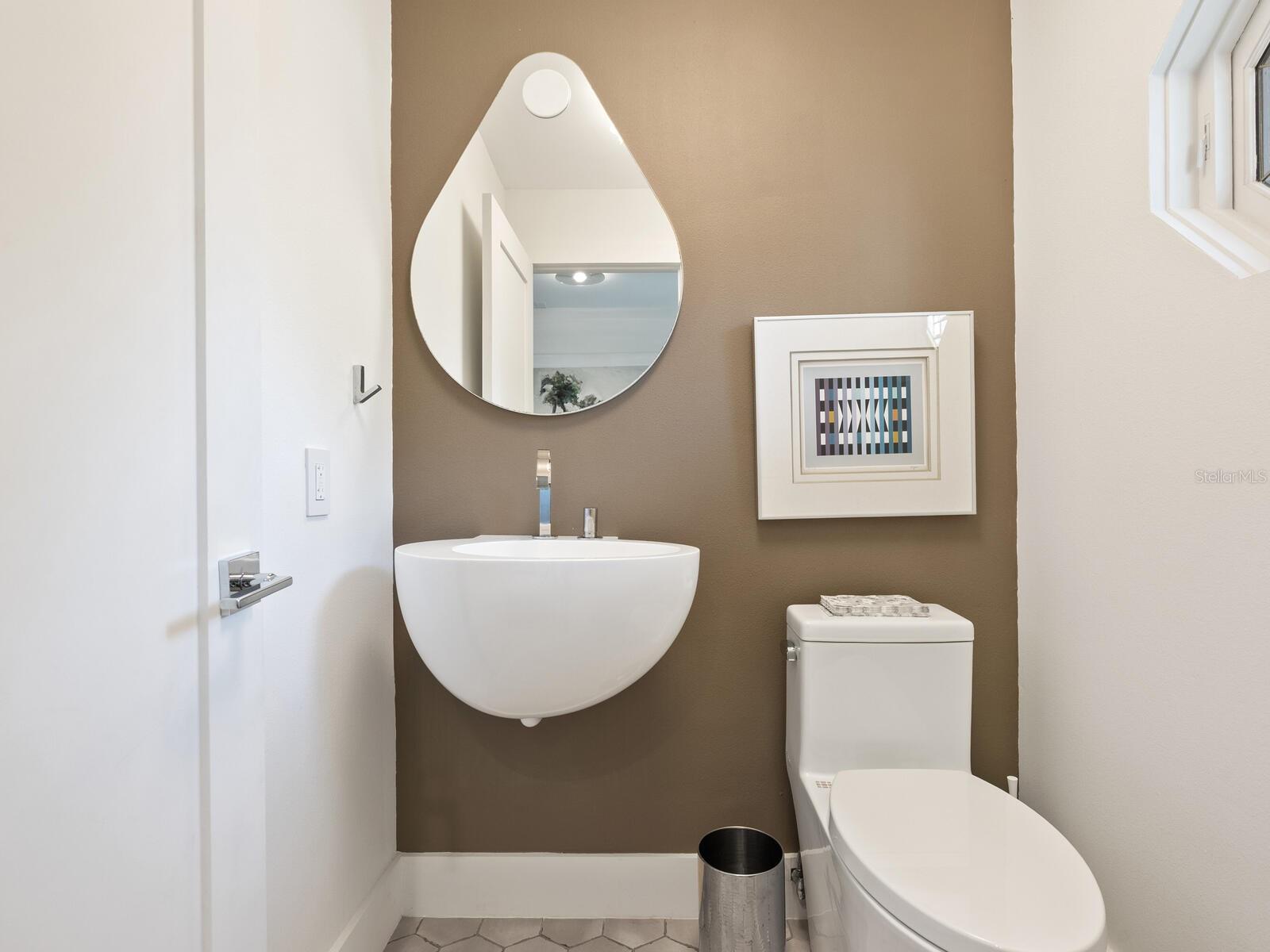 1493 LANDINGS LAKE DR #32