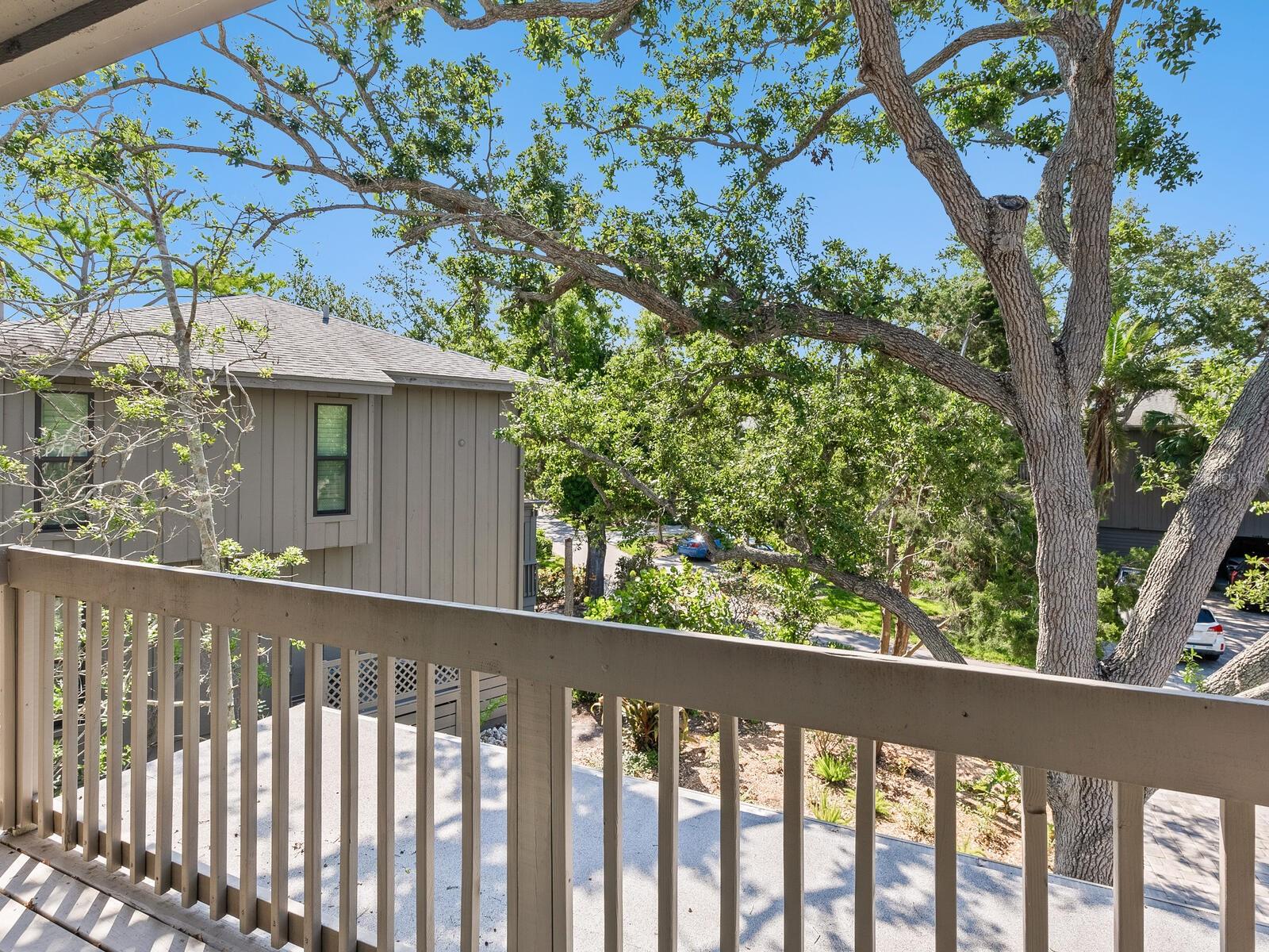 1493 LANDINGS LAKE DR #32