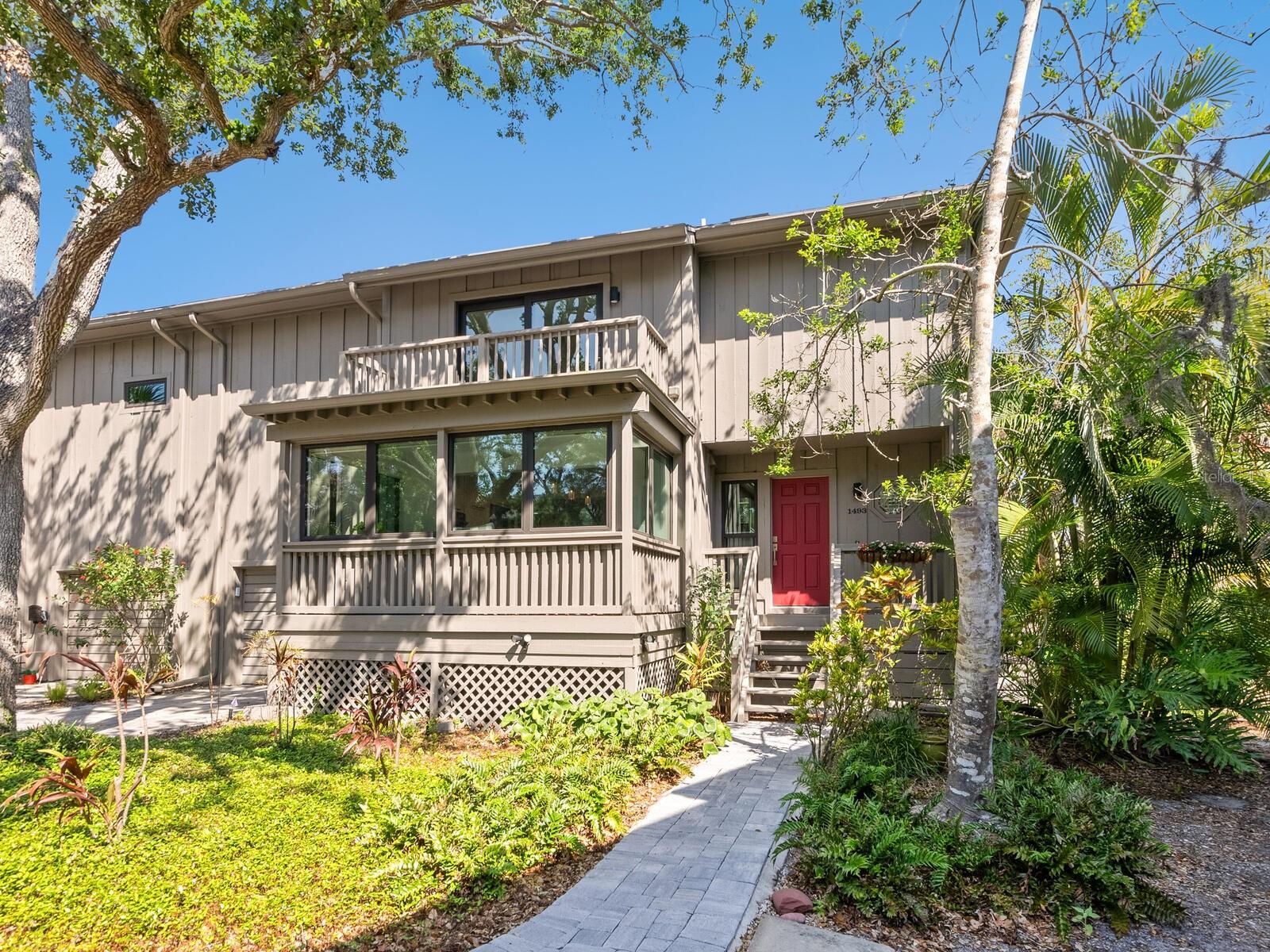 1493 LANDINGS LAKE DR #32