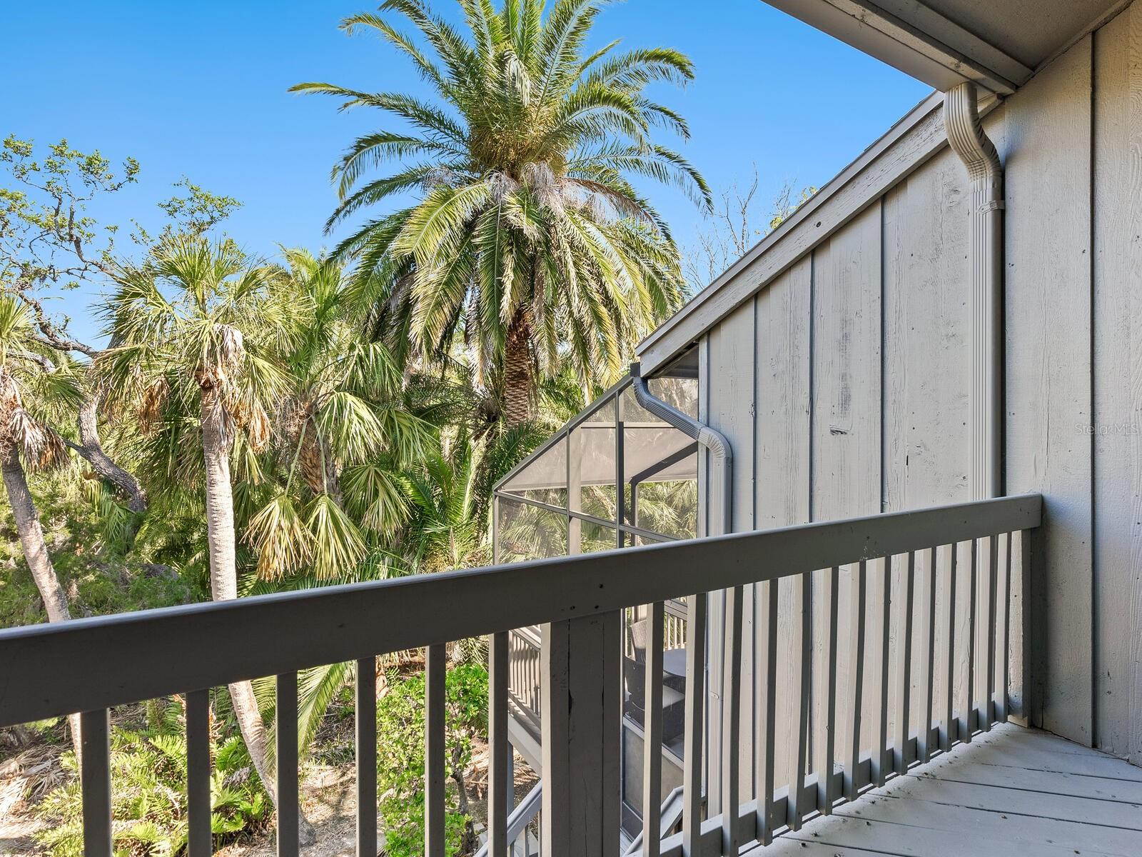 1493 LANDINGS LAKE DR #32