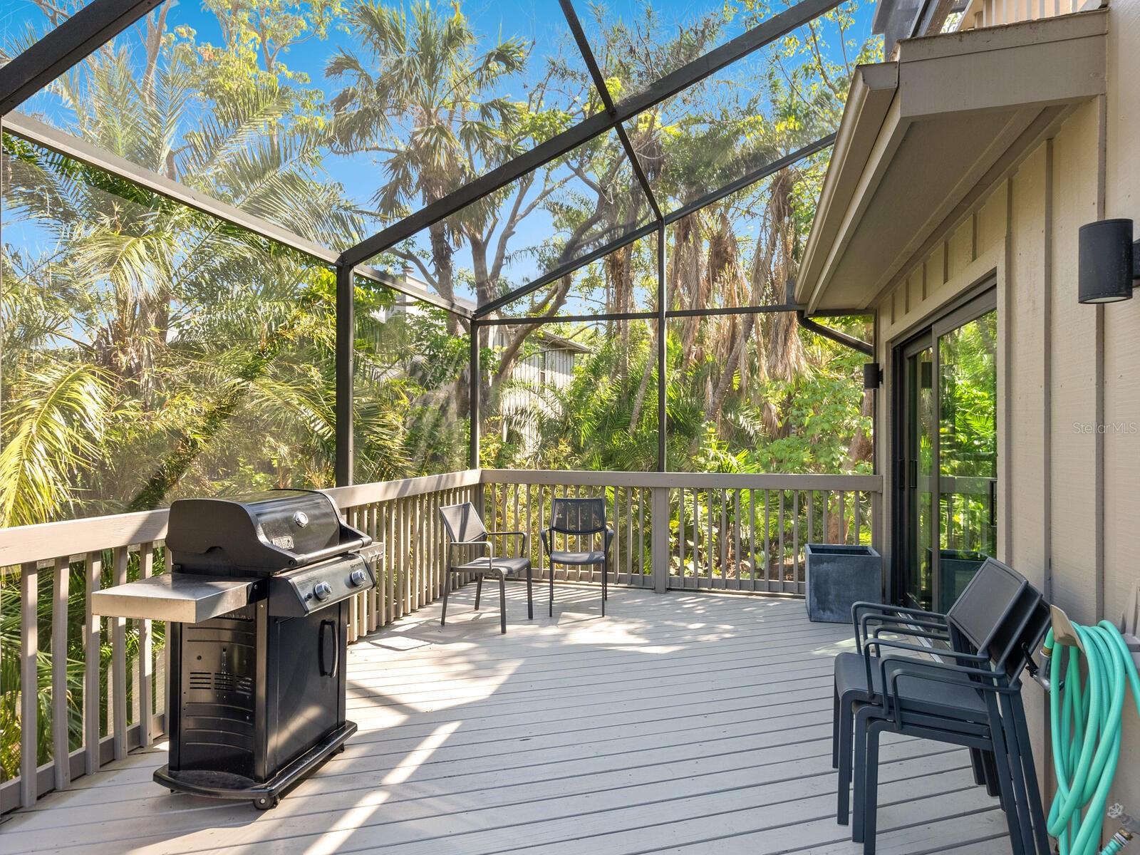 1493 LANDINGS LAKE DR #32