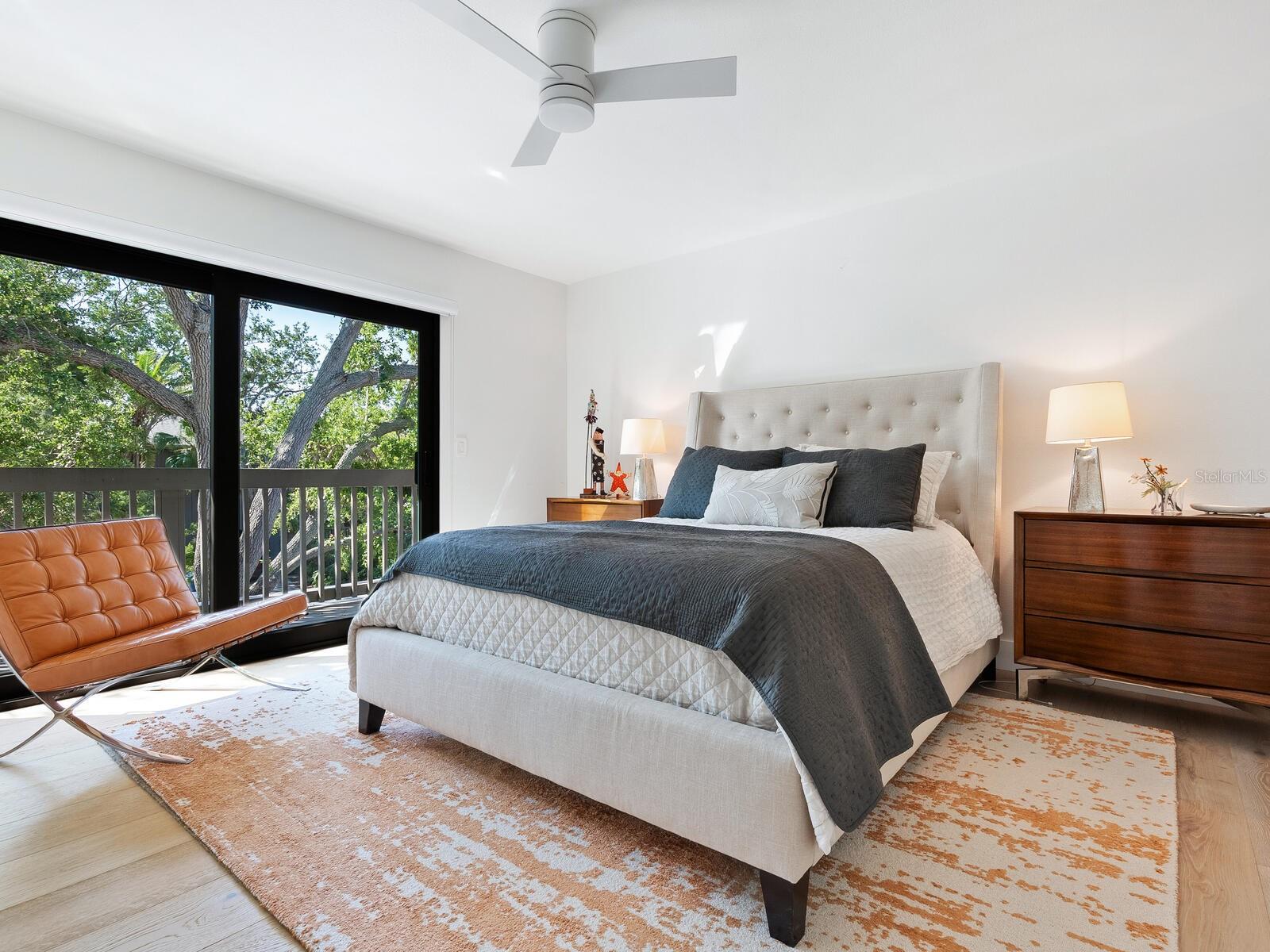 1493 LANDINGS LAKE DR #32