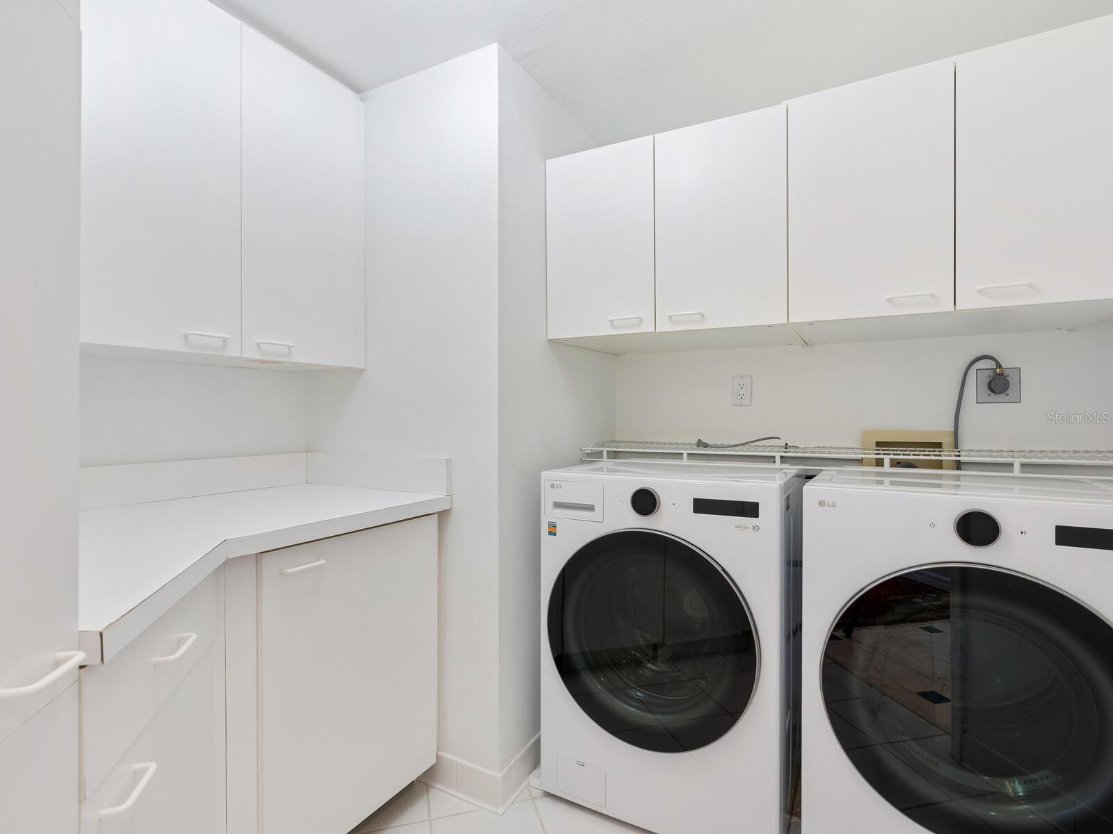 5430 EAGLES POINT CIR #101