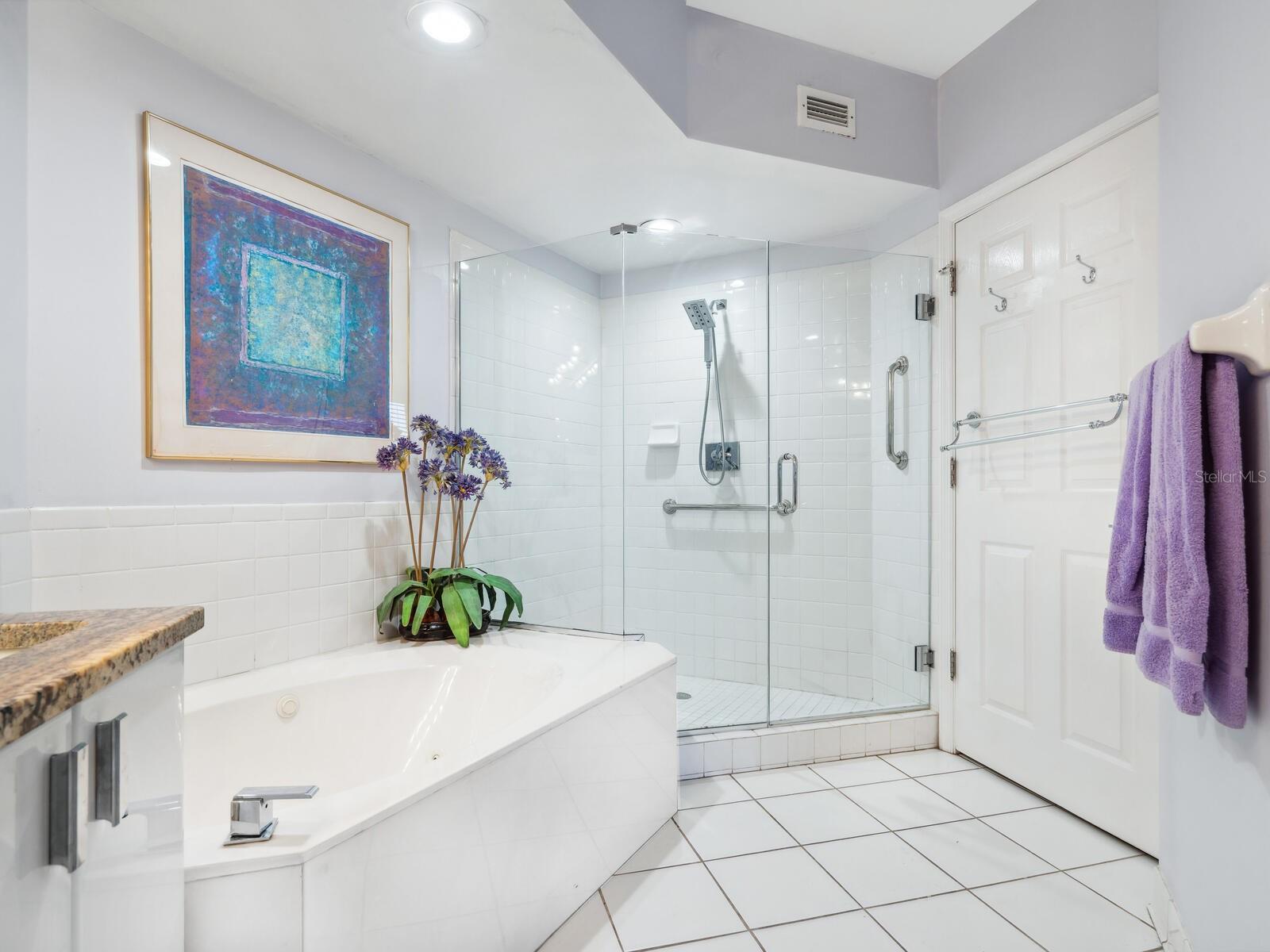 5420 EAGLES POINT CIR #106