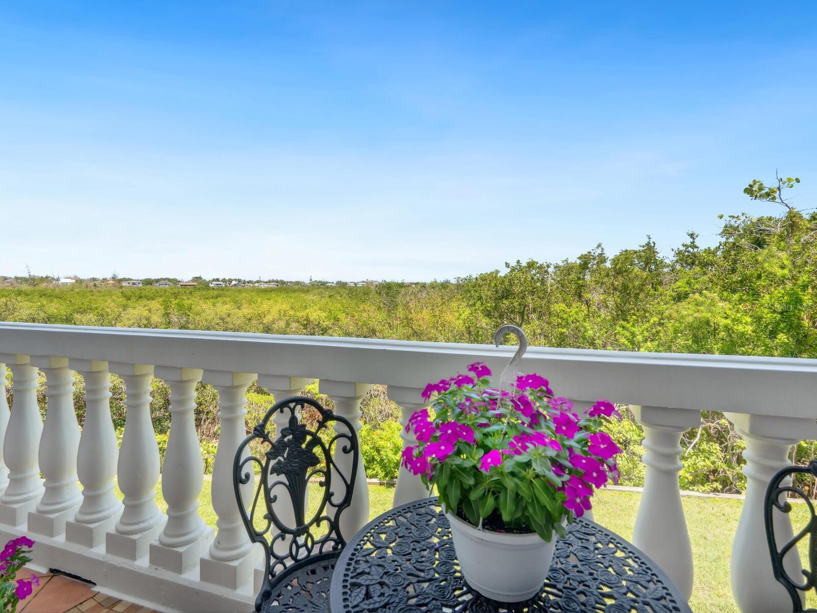 5420 EAGLES POINT CIR #106