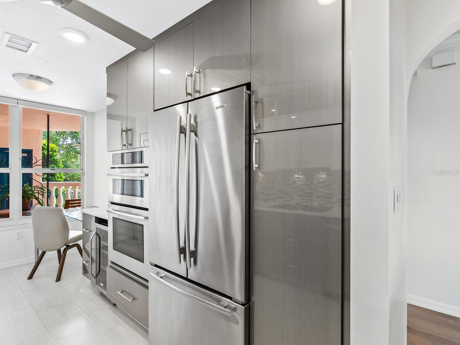 5420 EAGLES POINT CIR #105