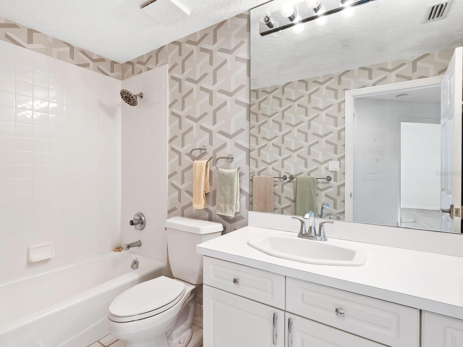 5420 EAGLES POINT CIR #105