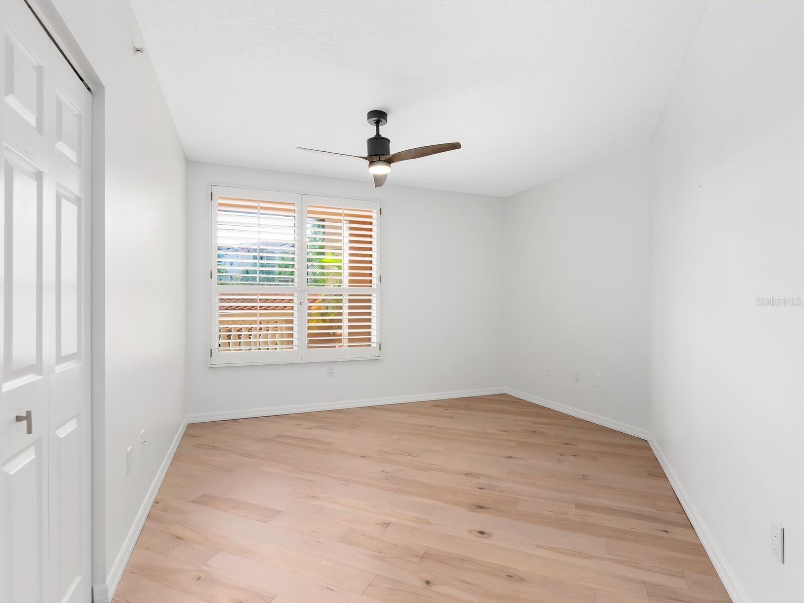 5420 EAGLES POINT CIR #105