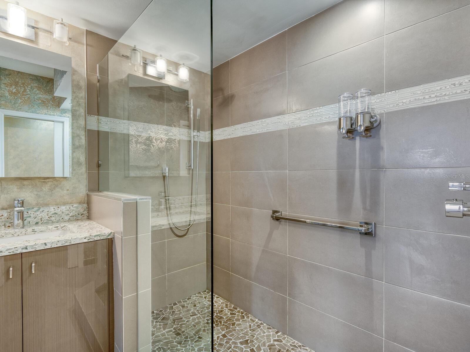 5420 EAGLES POINT CIR #105