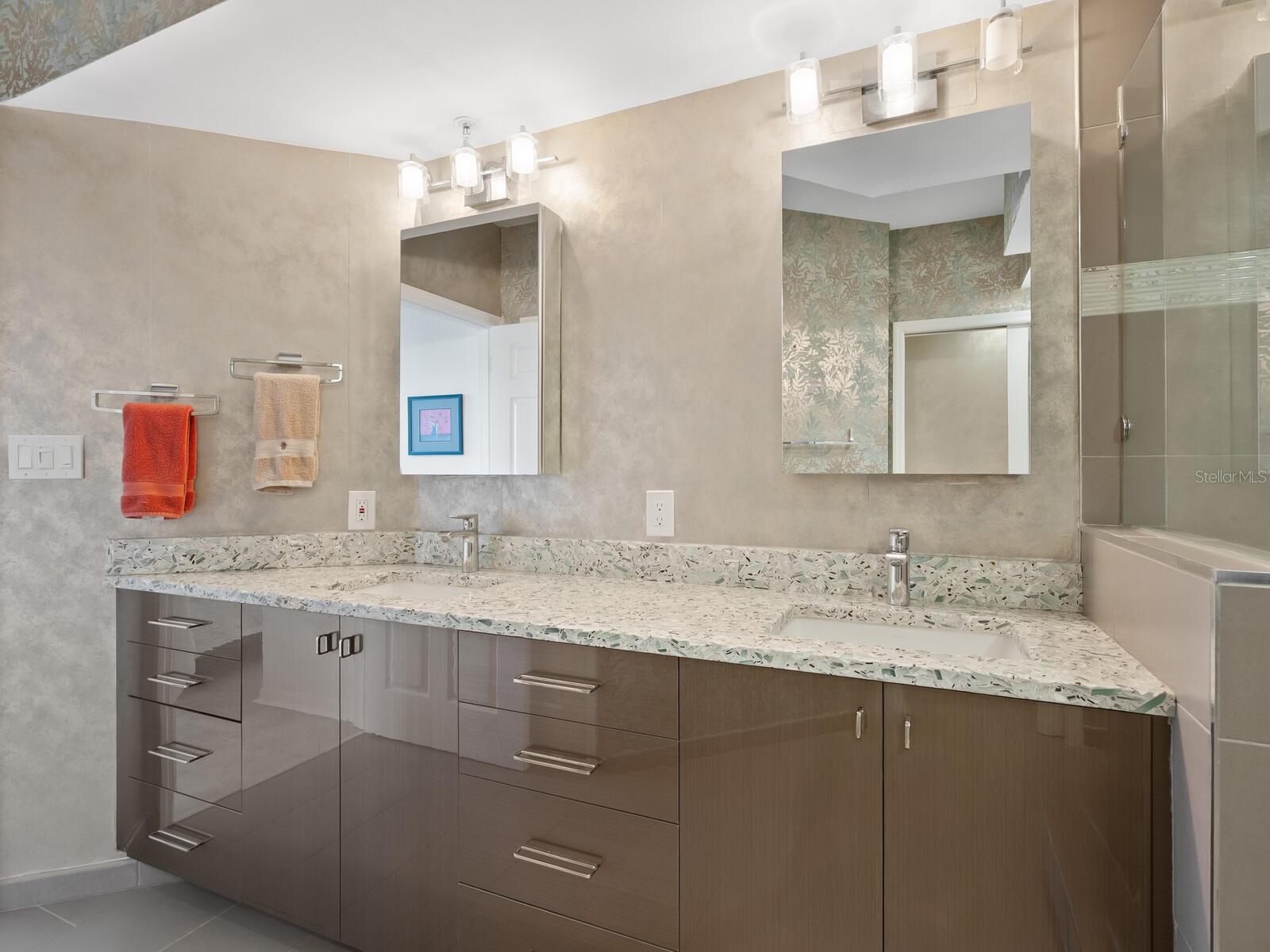 5420 EAGLES POINT CIR #105