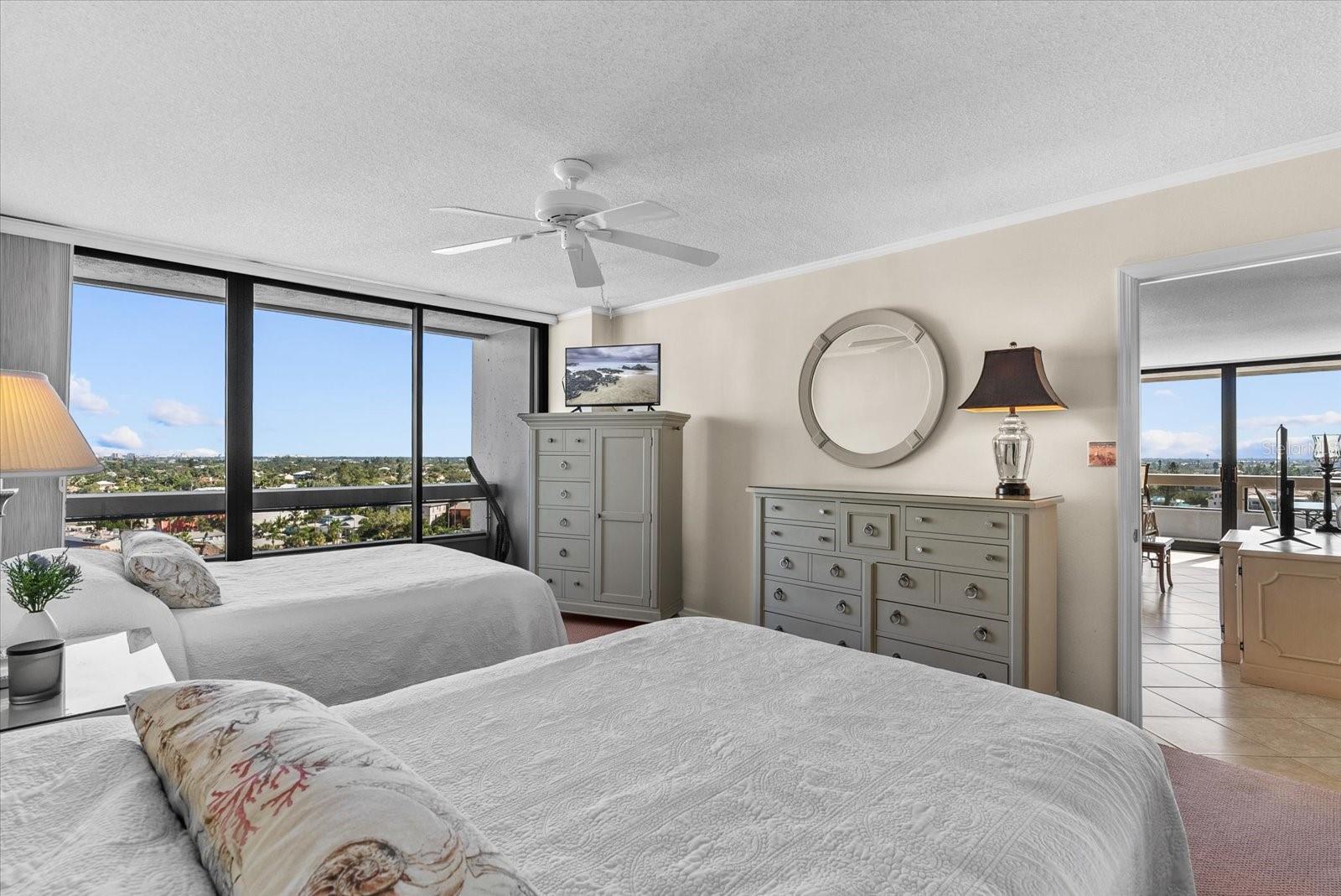 5400 OCEAN BLVD #9-4