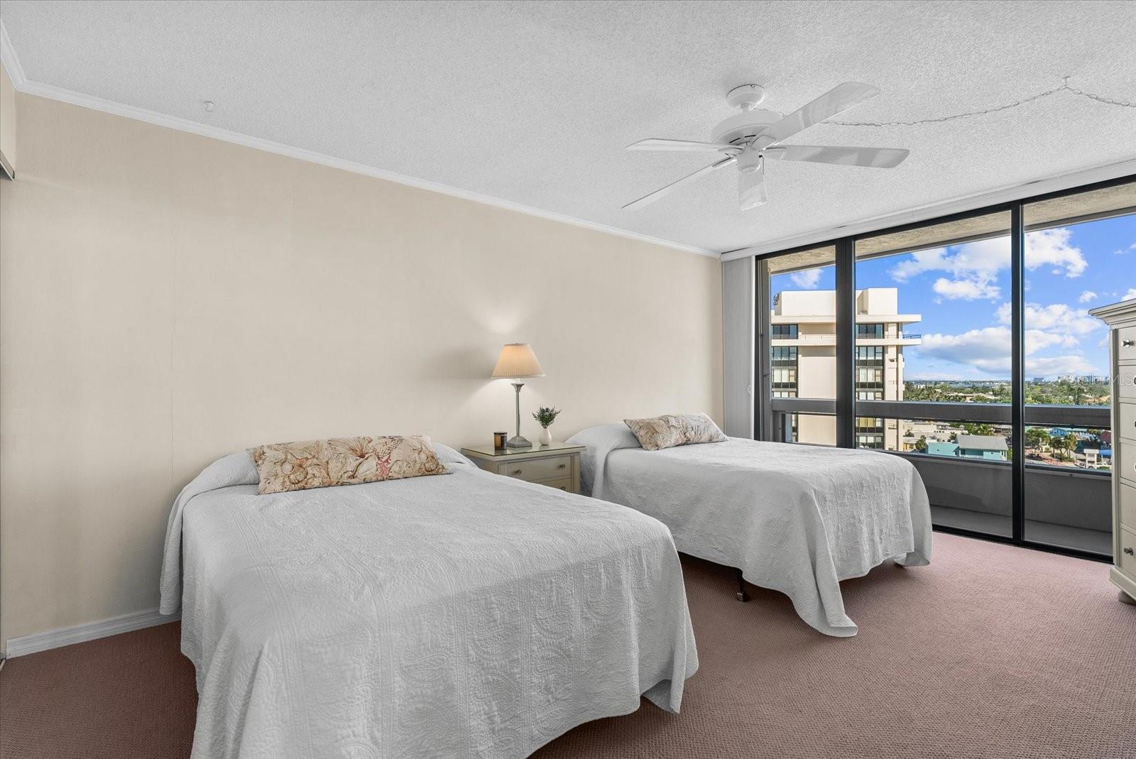 5400 OCEAN BLVD #9-4