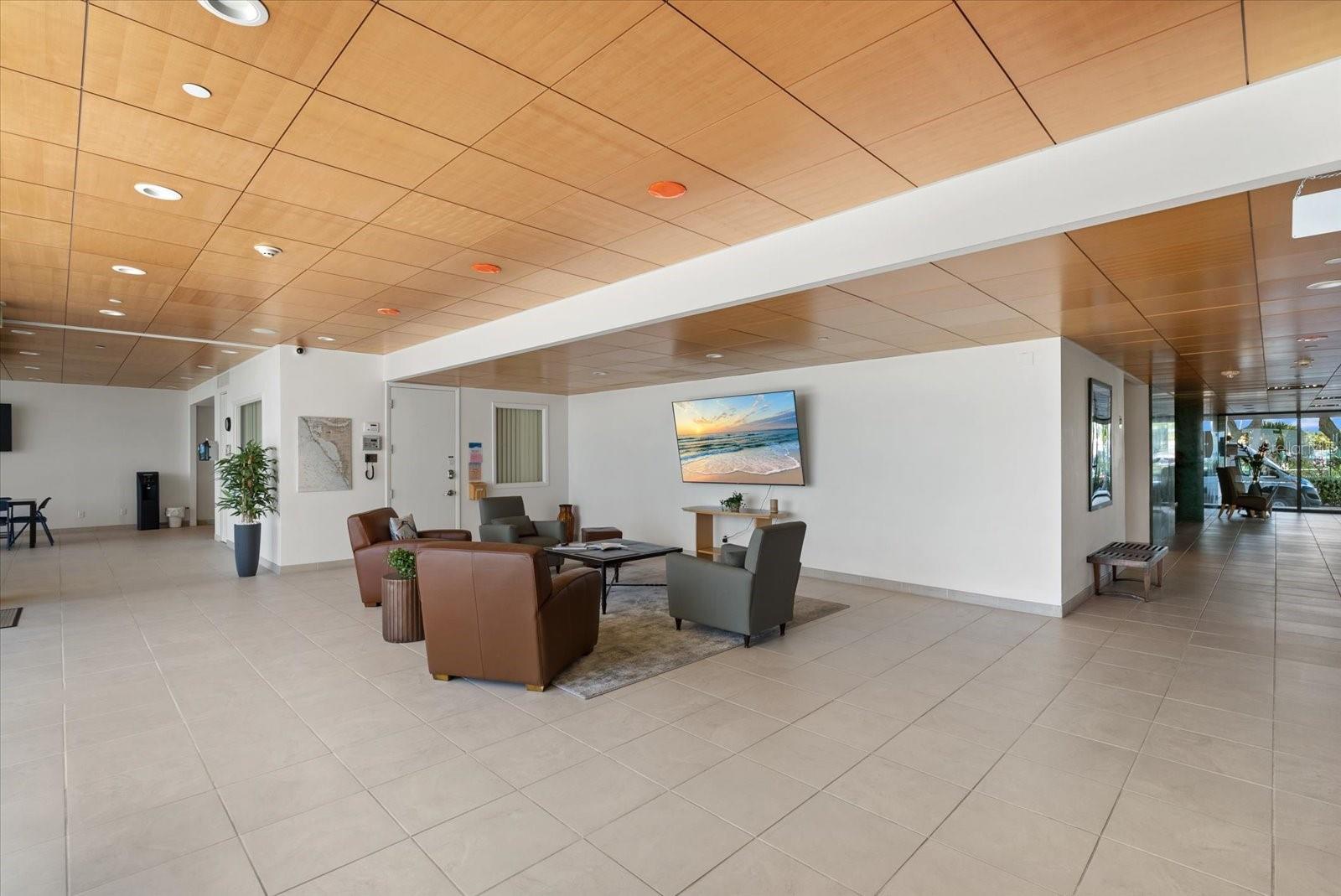 5400 OCEAN BLVD #8-05