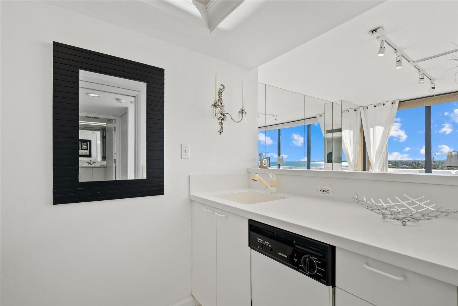 5400 OCEAN BLVD #8-05