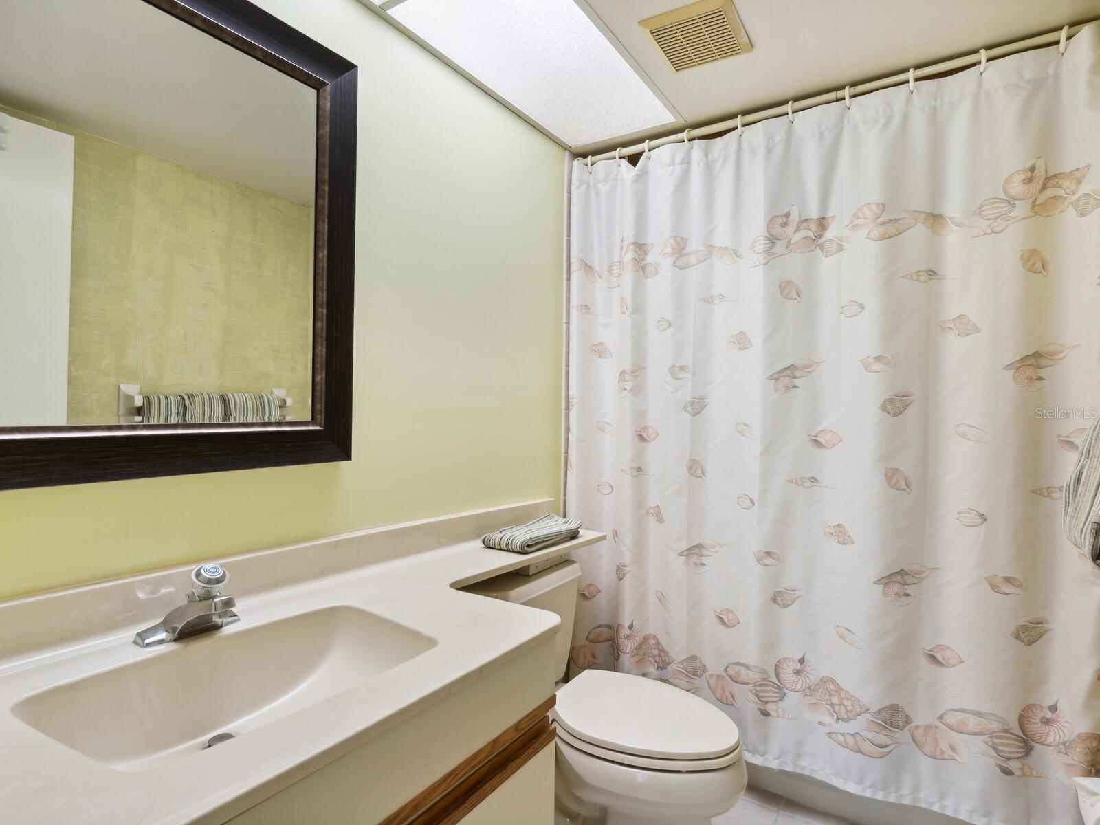 5228 LANDINGS BLVD #202