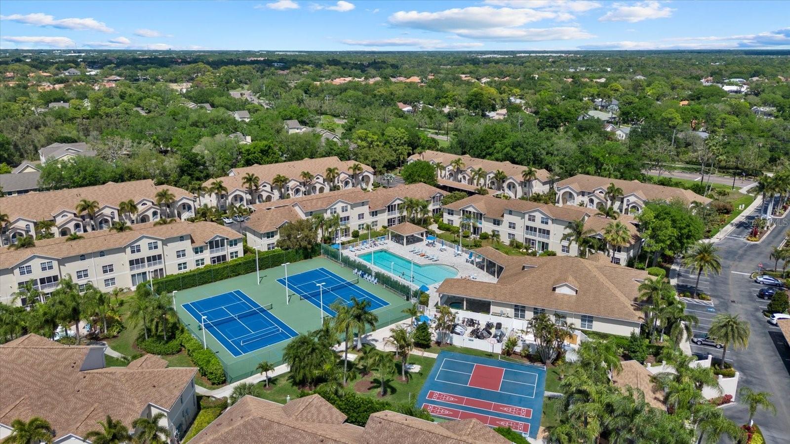 4275 CASTLEBRIDGE LN #1312