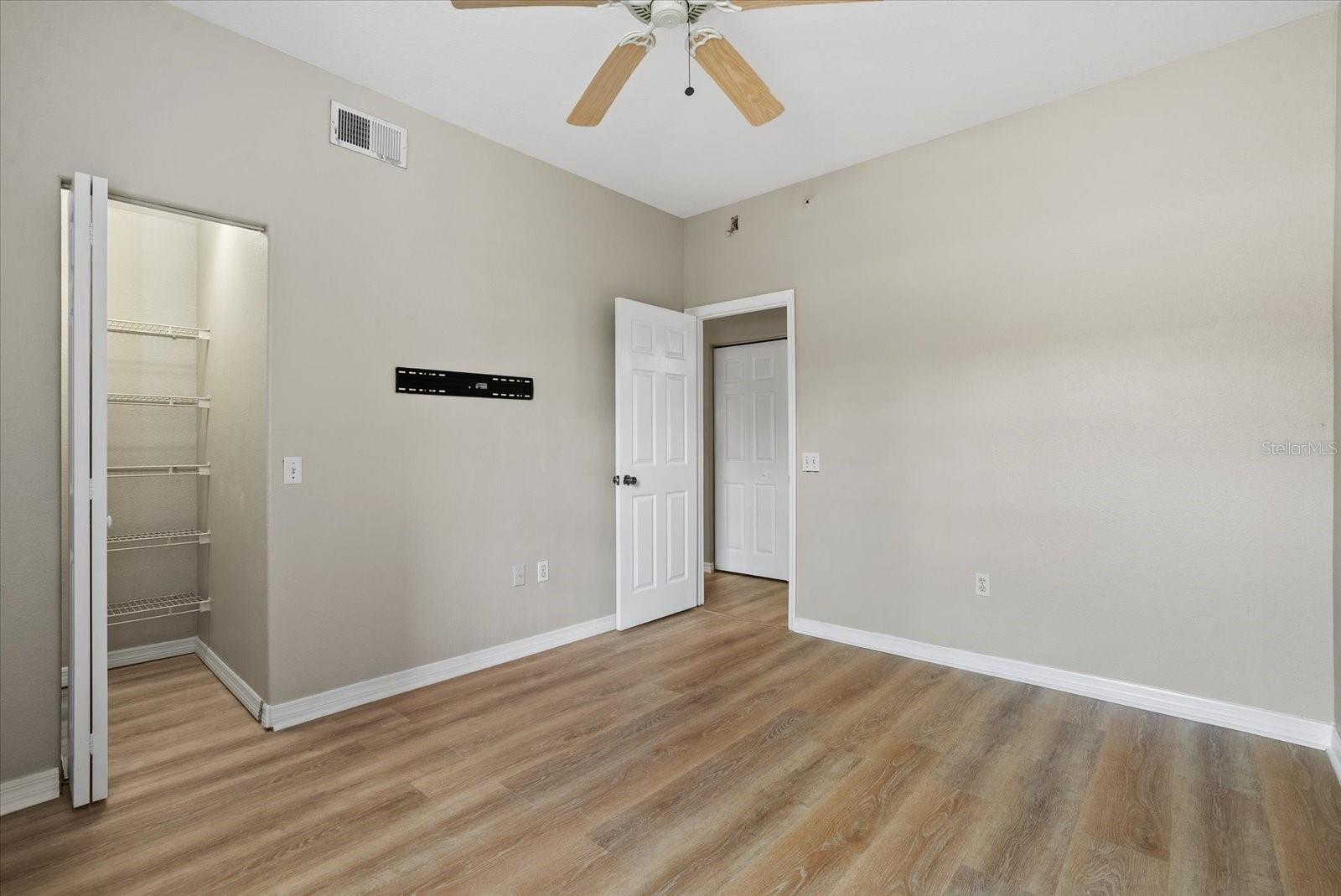 4275 CASTLEBRIDGE LN #1312