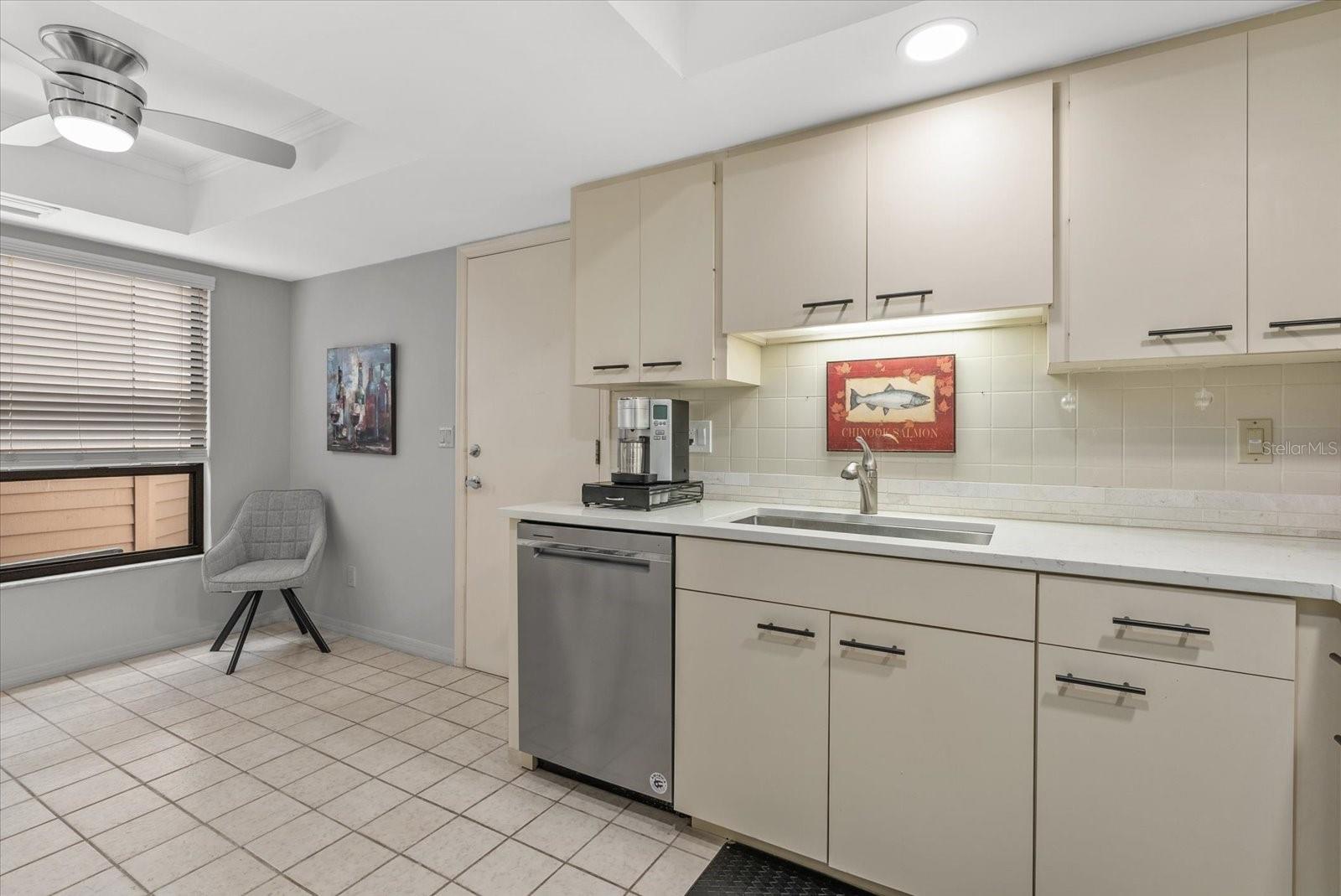 3862 WILSHIRE CIR W #107