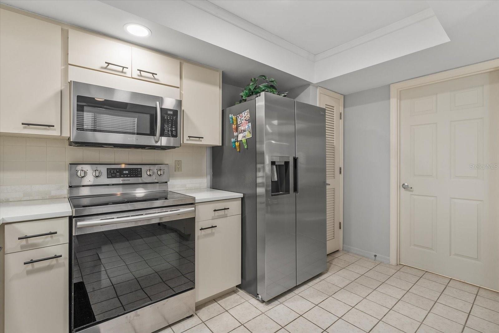 3862 WILSHIRE CIR W #107