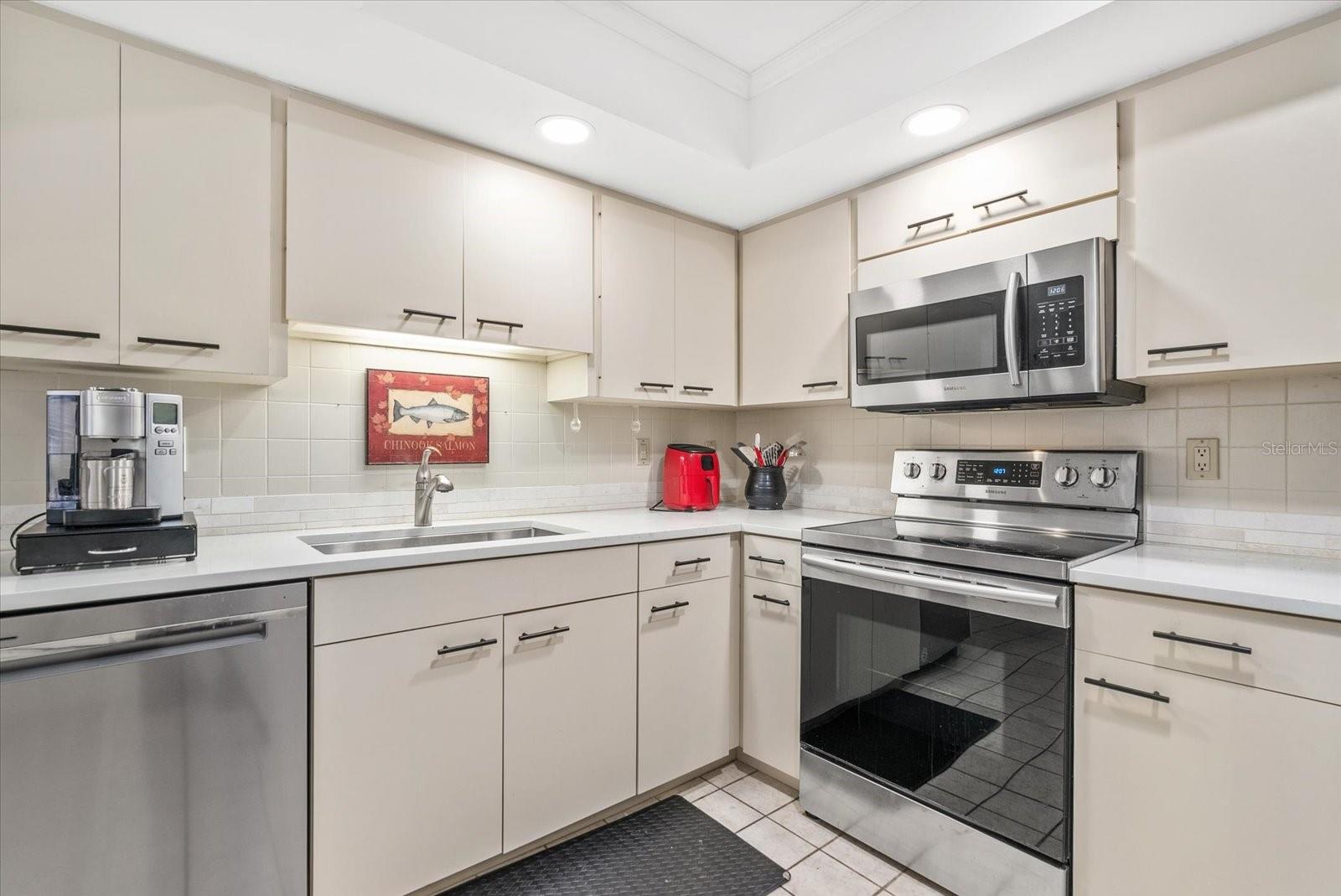 3862 WILSHIRE CIR W #107