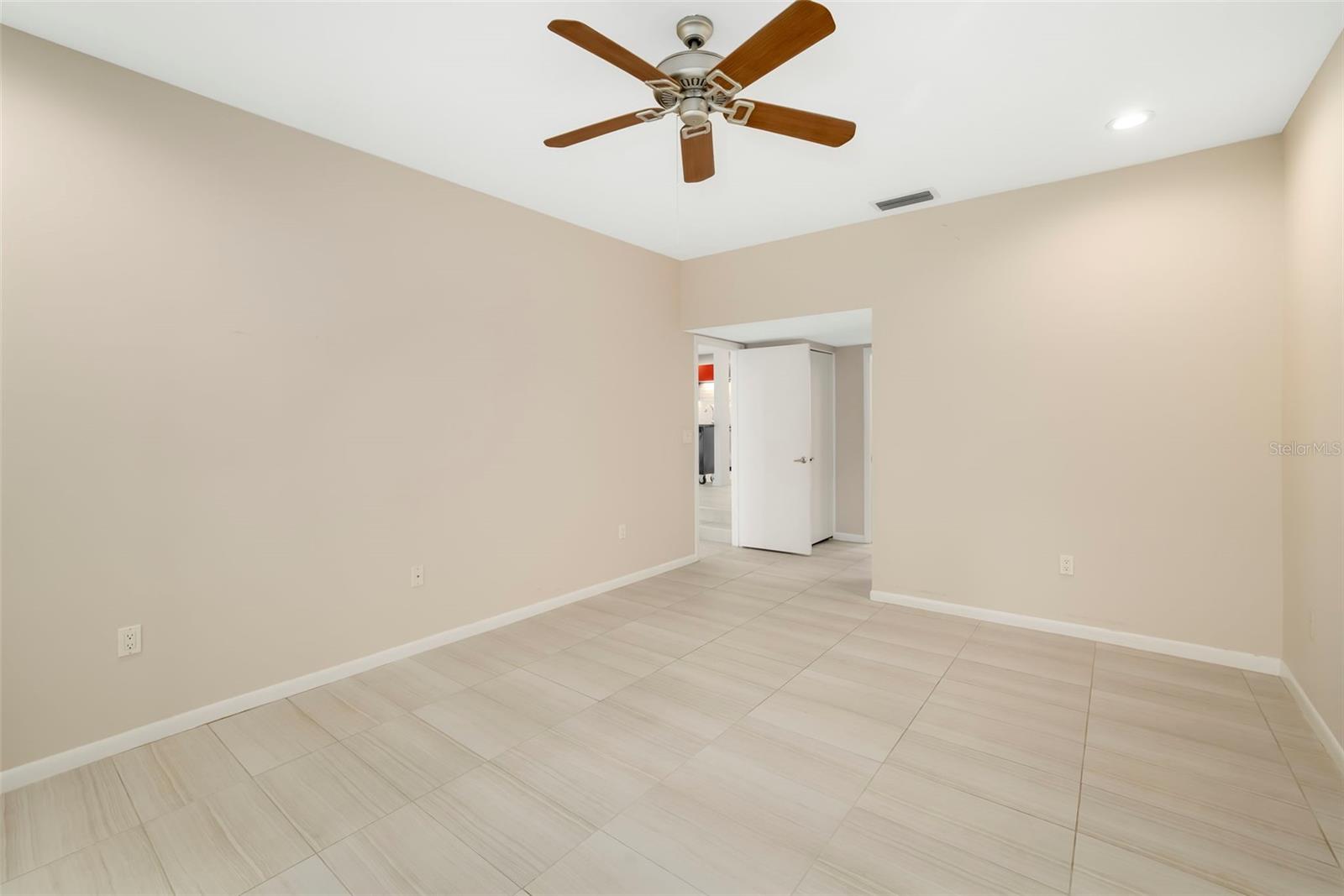 4820 KESTRAL PARK CIR #18