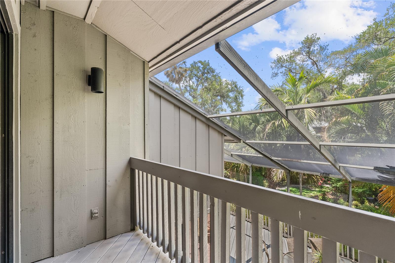 1475 LANDINGS CIR #43