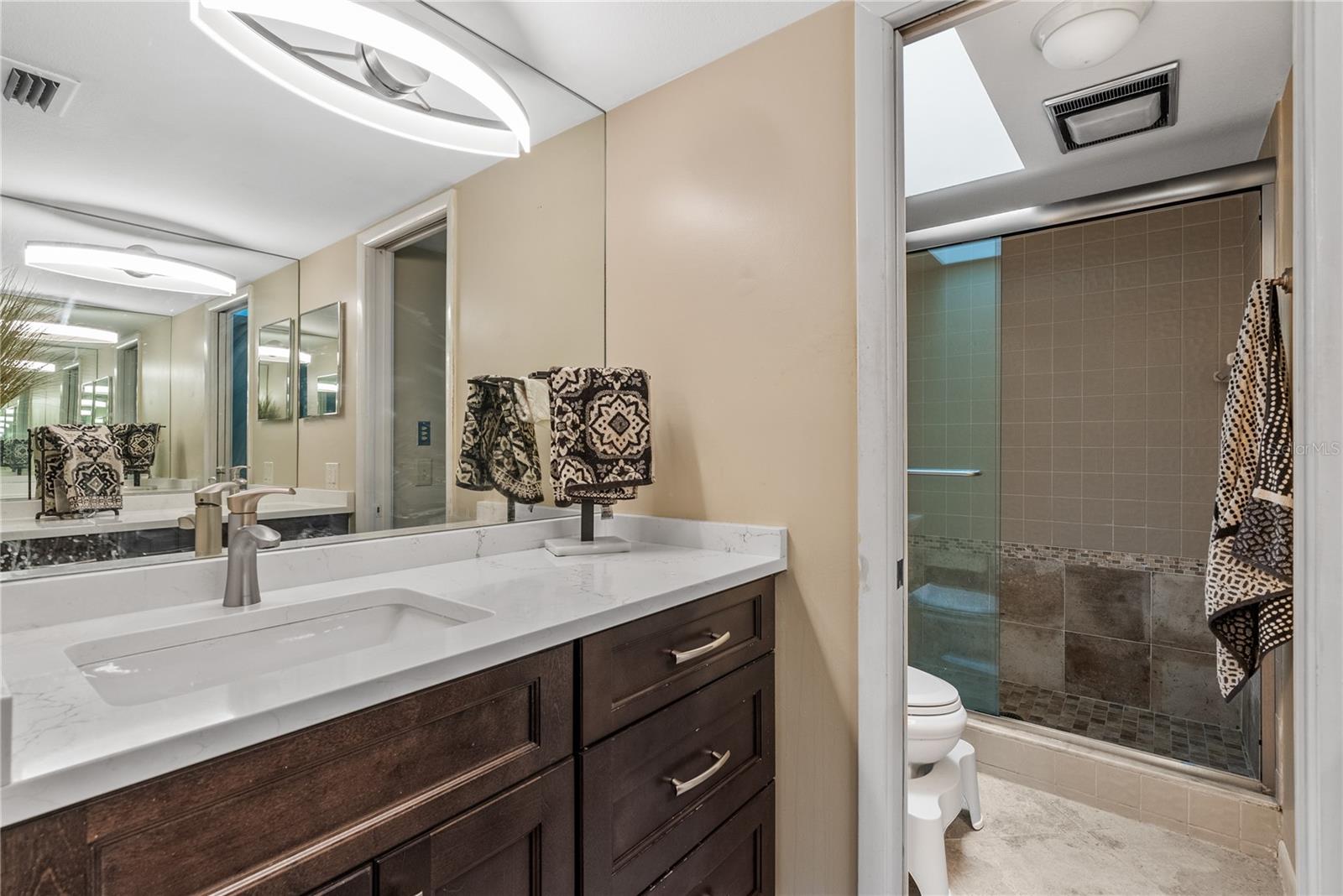 1475 LANDINGS CIR #43