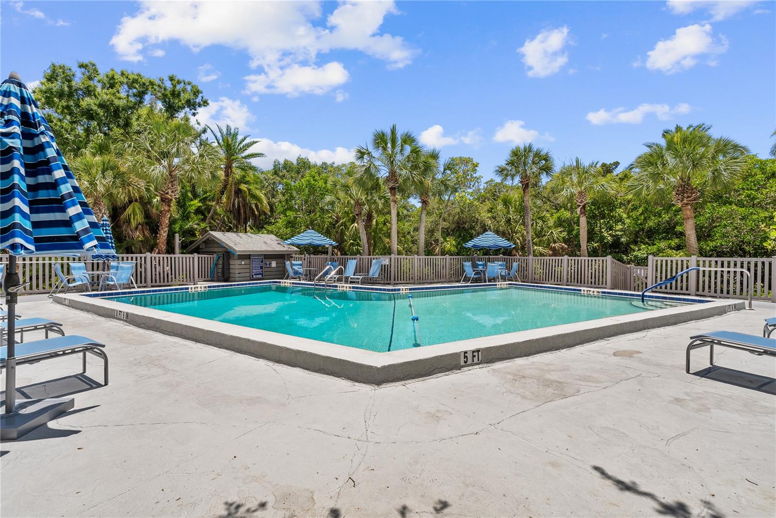 1475 LANDINGS CIR #43