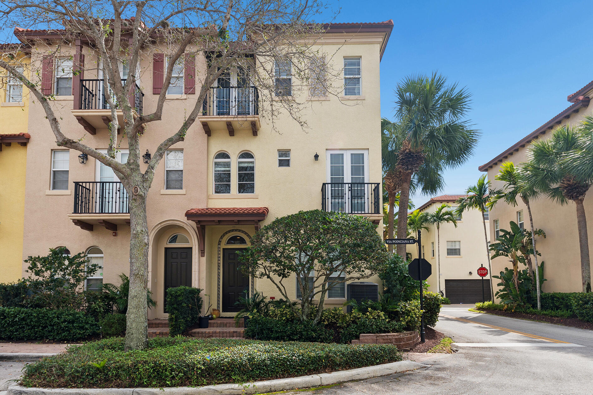 41 Via Floresta Drive