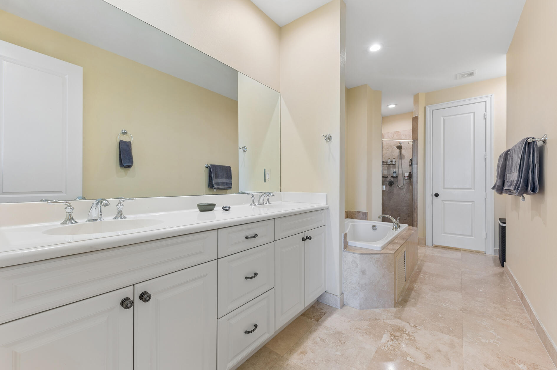 41 Via Floresta Drive