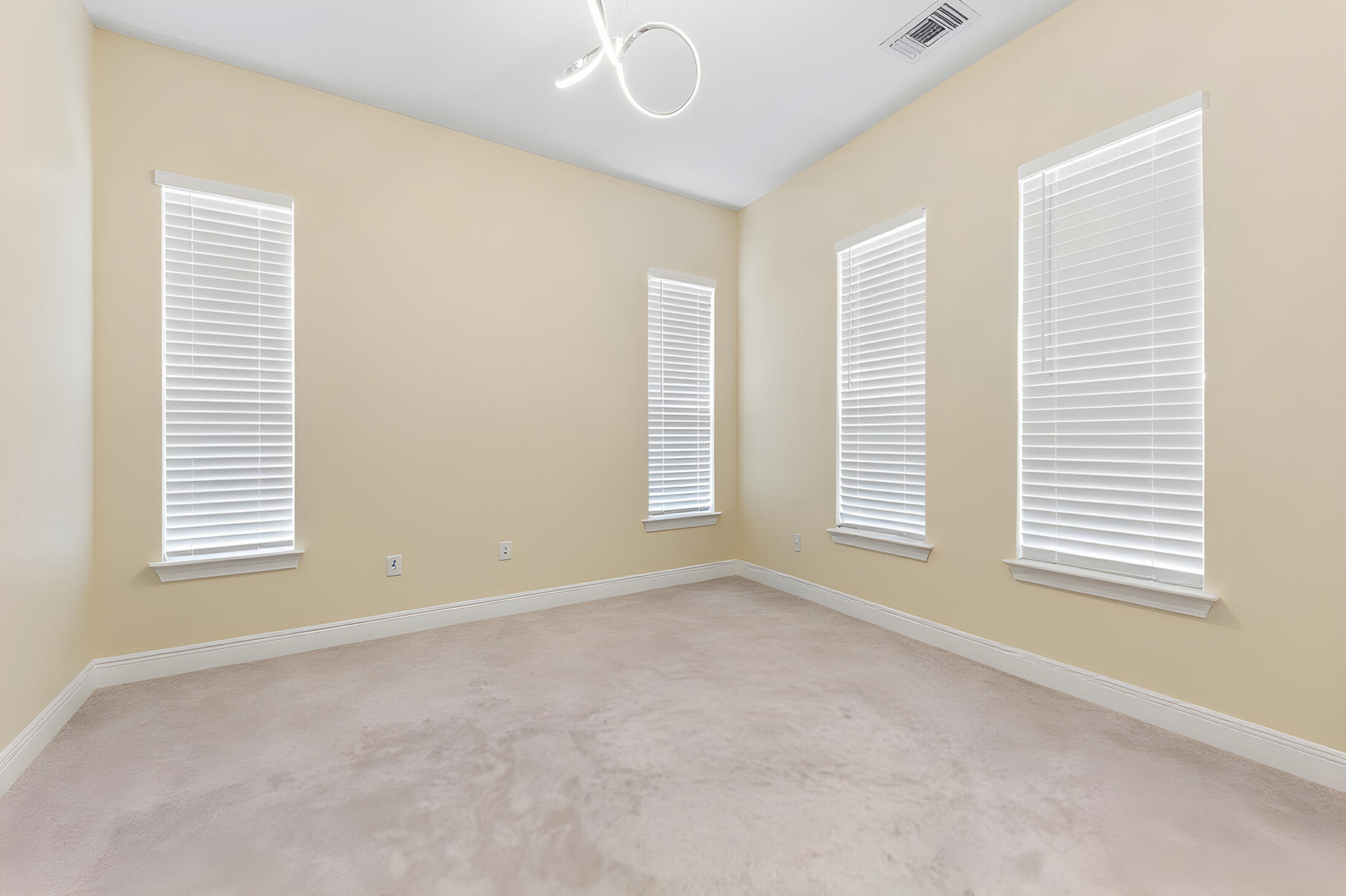 41 Via Floresta Drive