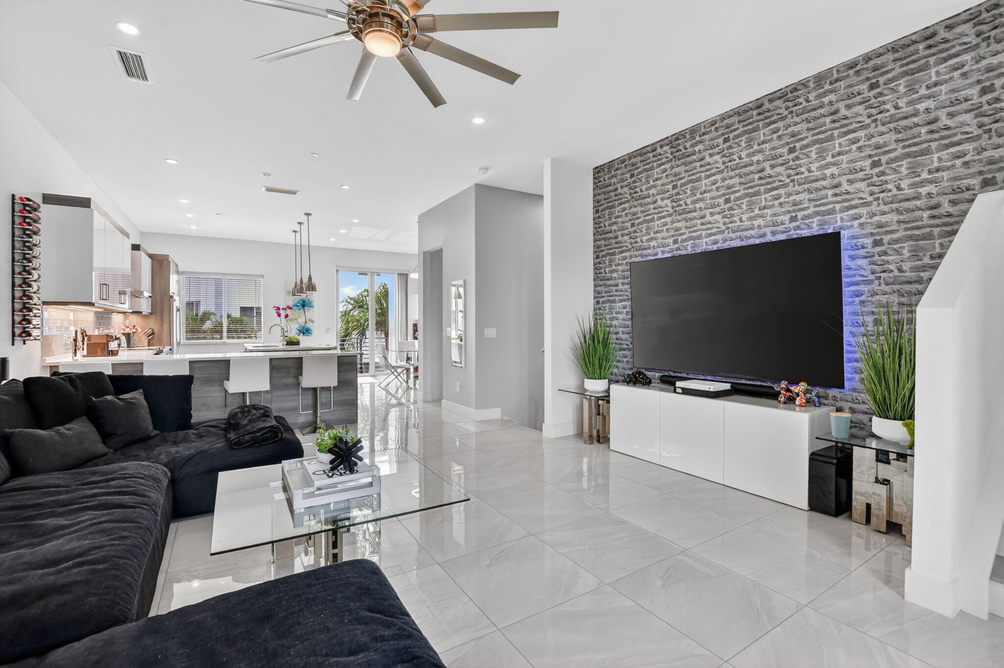 4021 NW 18th Way