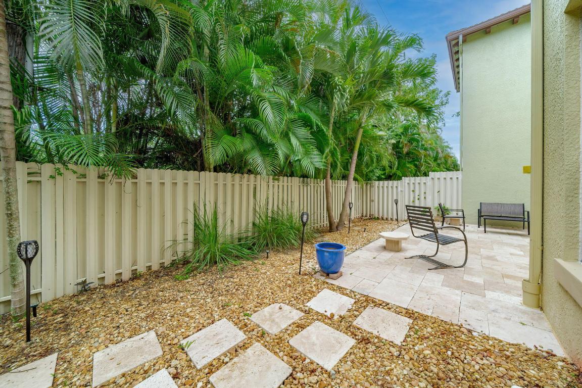 129 Via Poinciana Lane