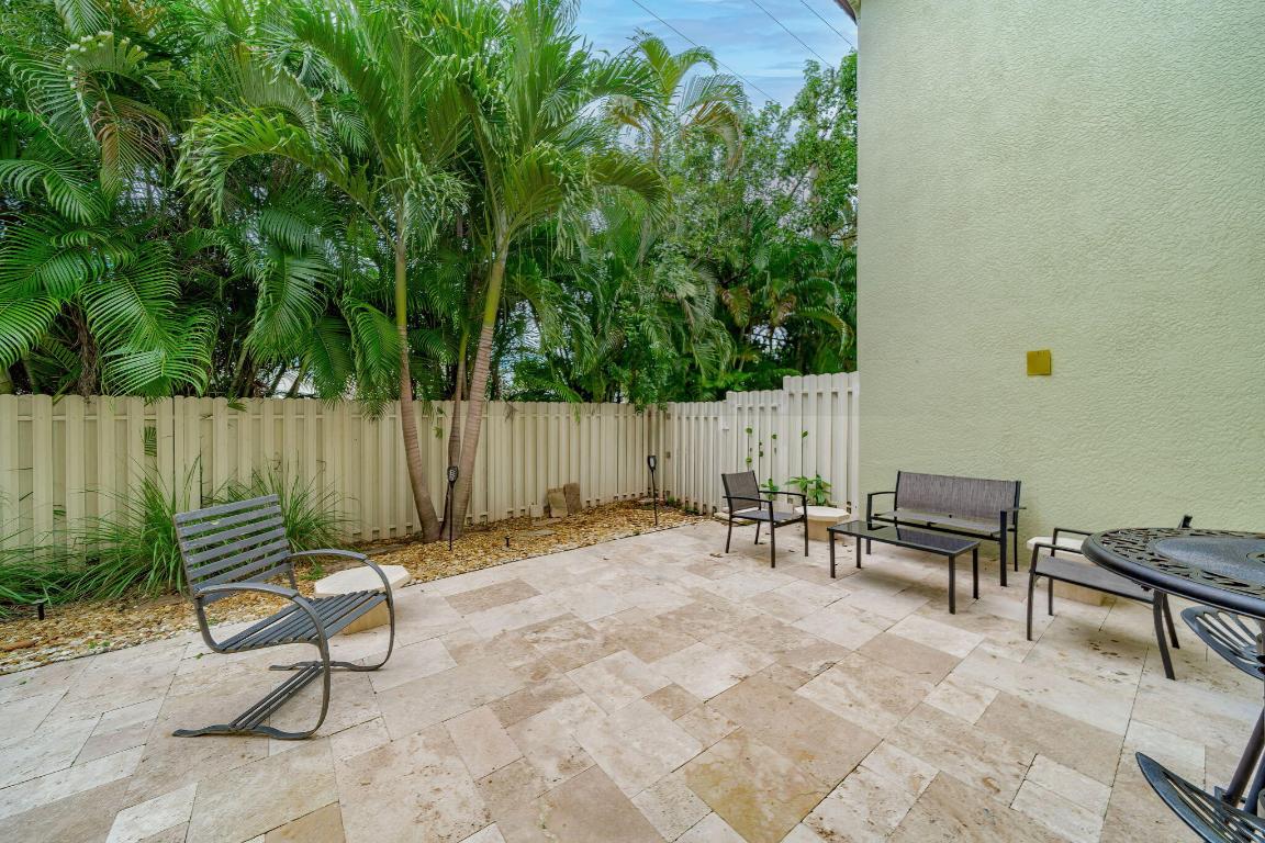 129 Via Poinciana Lane