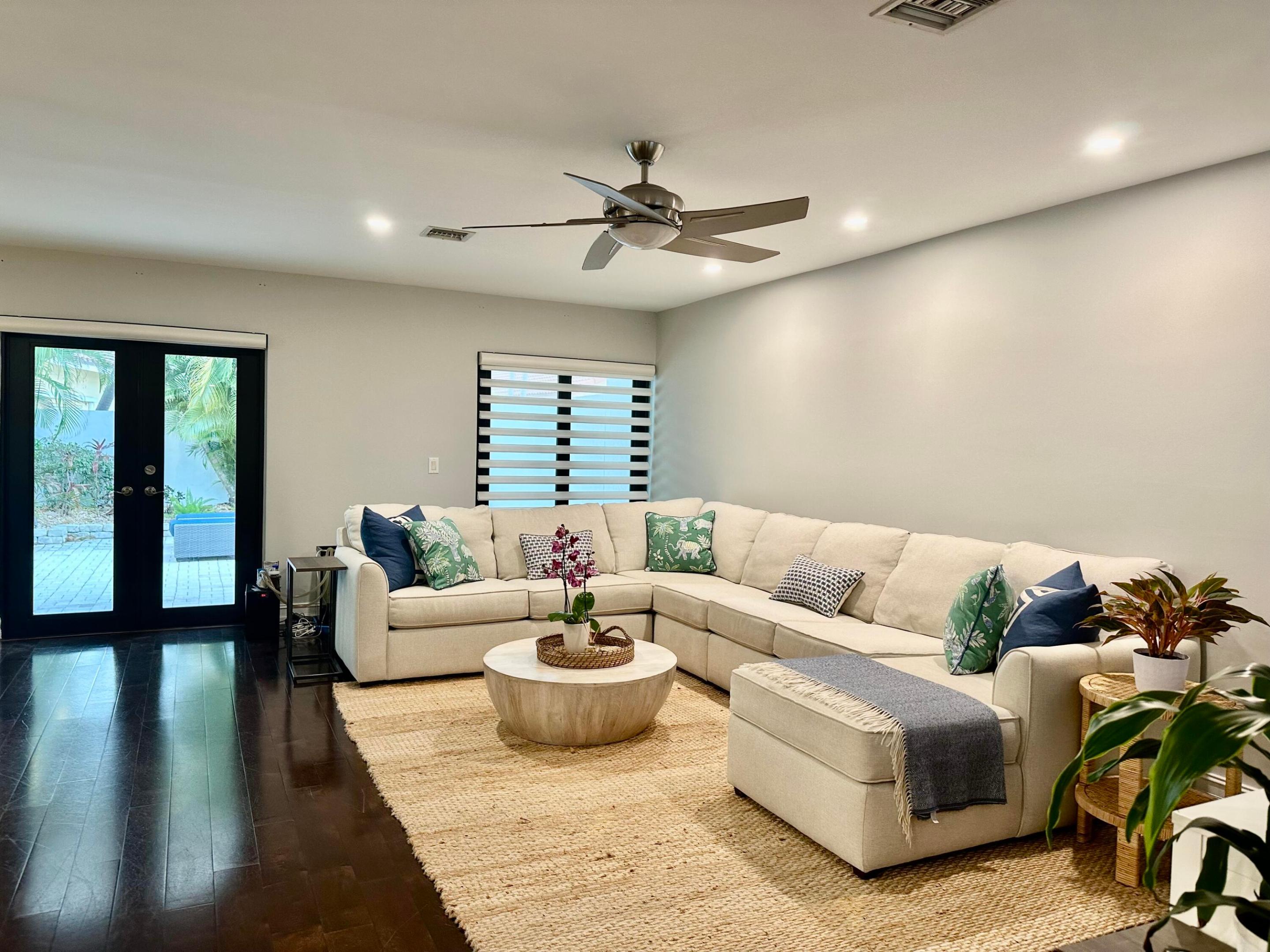 3533 Harbor Circle