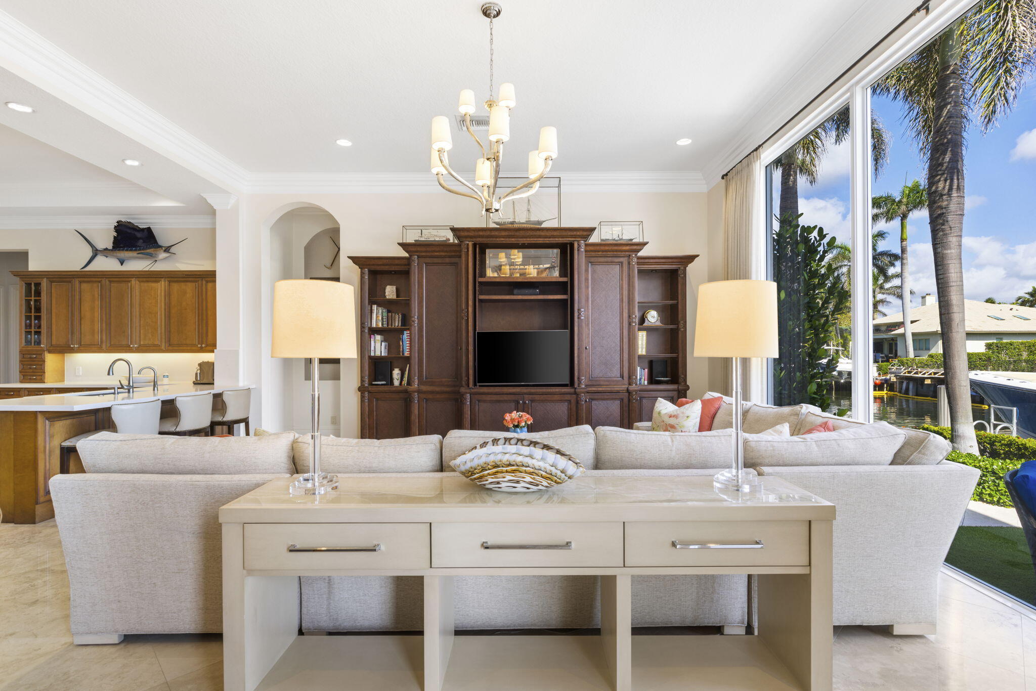 883 Glouchester Street