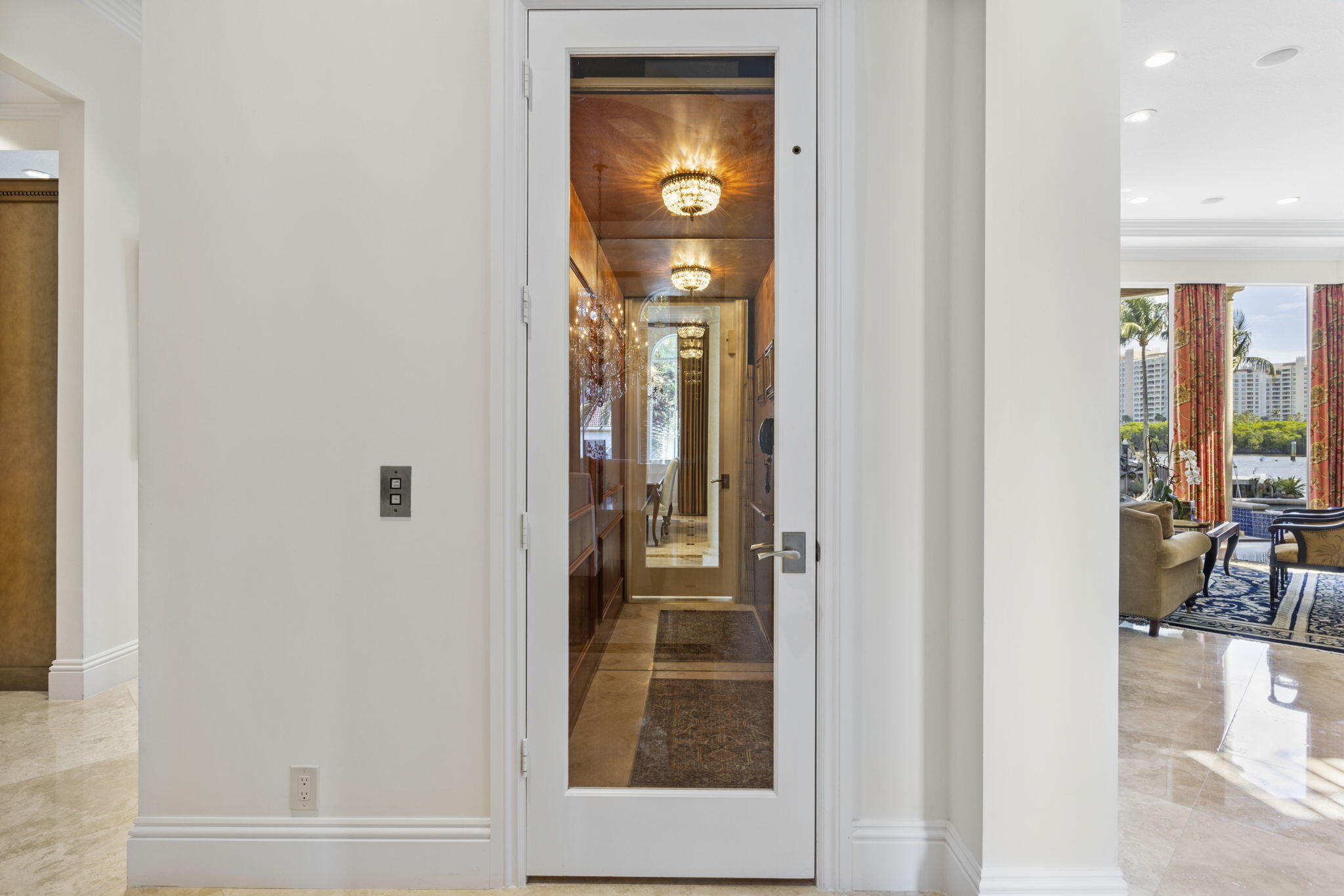 883 Glouchester Street